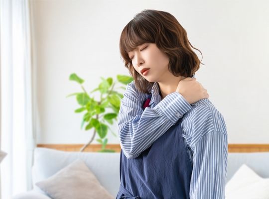 腸活　肩こり　首こり　肩甲骨