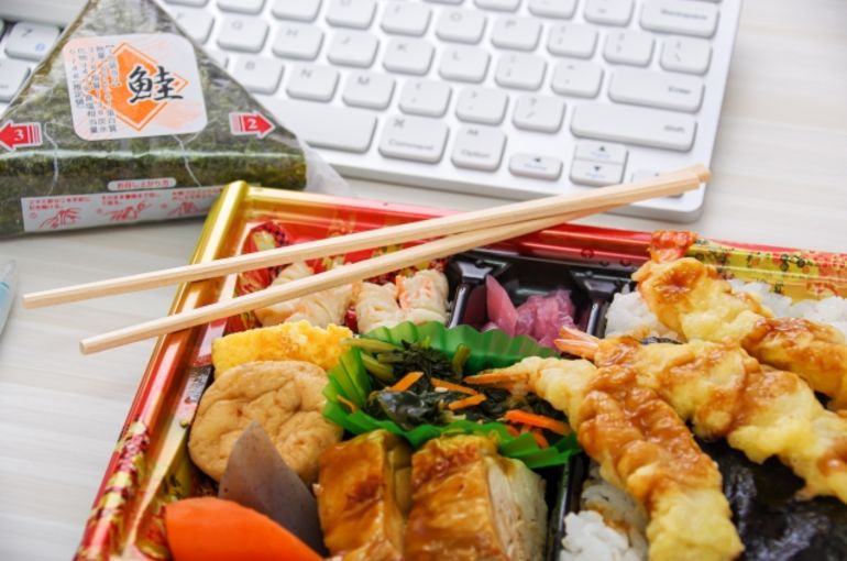 保存料　添加物　インドール　ウーバーイーツ